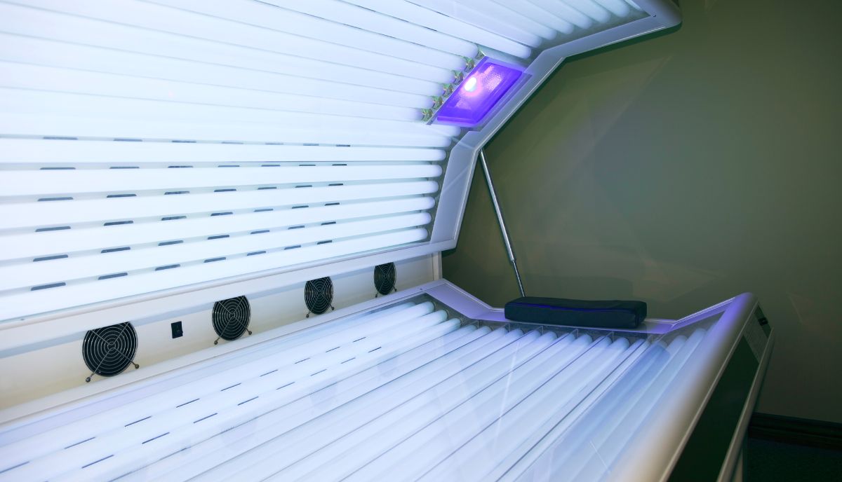 Can I Tan in a Tanning Bed With Wet Hair